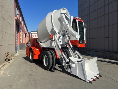 4m³Self Loading Concrete Mixer