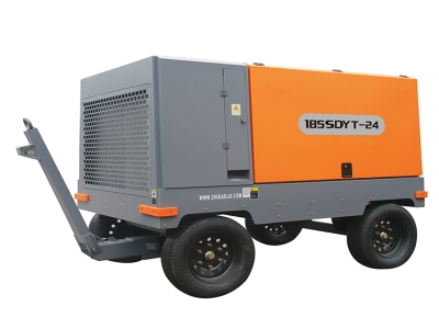 Heavy duty mobile screw air compressor